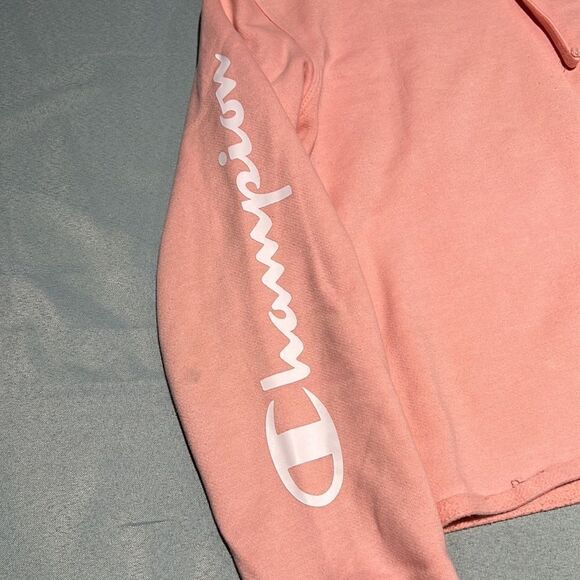 Champion Light Pink Cropped Crewneck Pullover Size S✨  D28 - Picture 5 of 7
